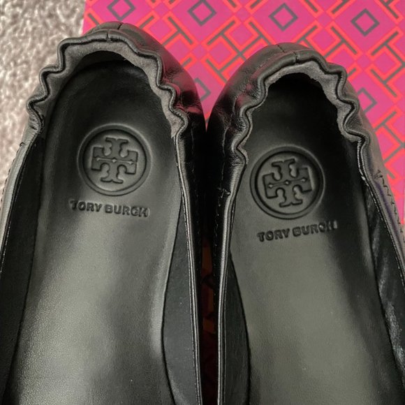 Like New! Tory Burch Minnie Travel Ballet - Picture 3 of 9